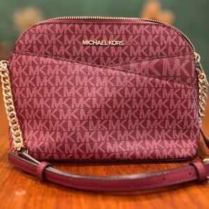 Michael Kors jet set travel bag